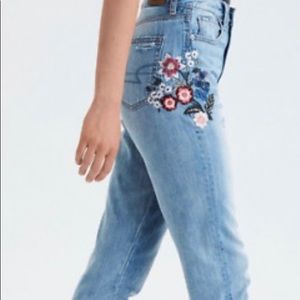 American Eagle Mom Jean Size 20 Long Embroidered